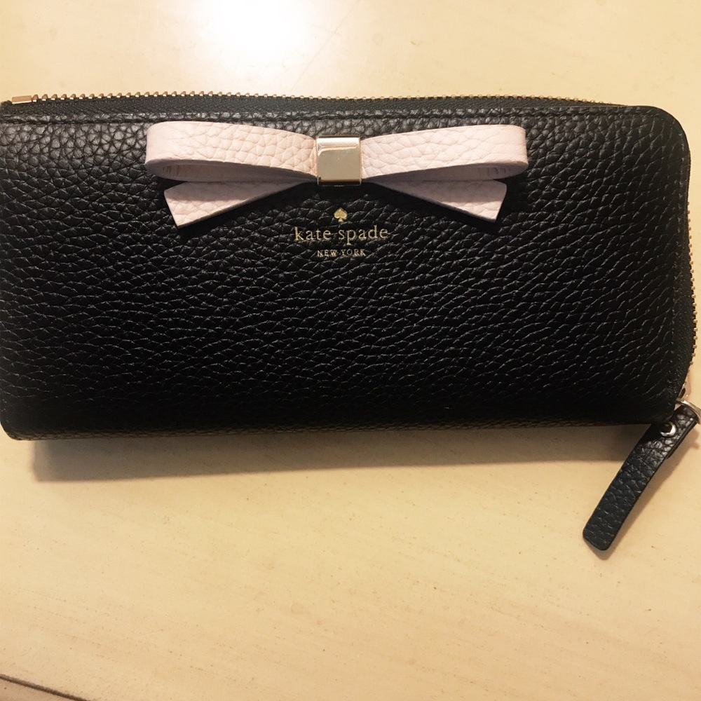 Kate Spade black Henderson Street Wallet